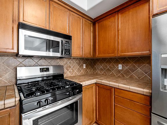 3rd image of 2335 S Bentley Ave APT 302