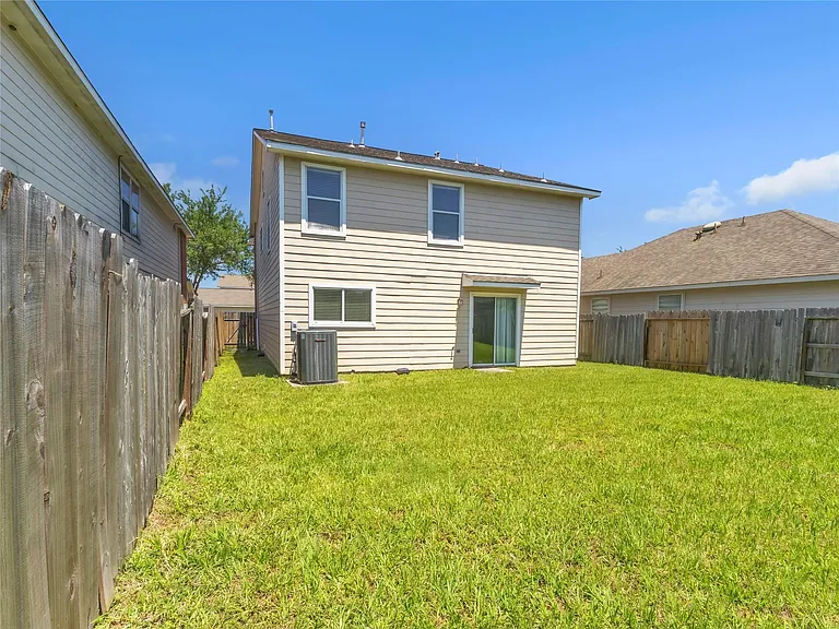 12830 Windy Summer Ln — Photo 32