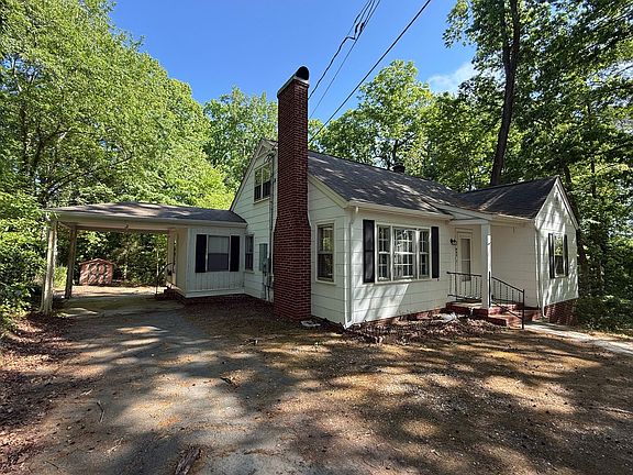 2nd image of 903 E Wade St