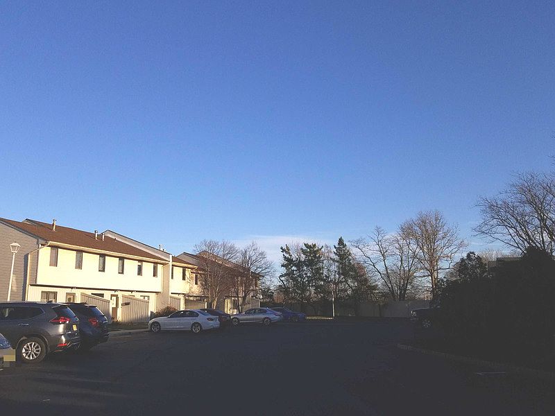 2nd image of 165 Shore Blvd