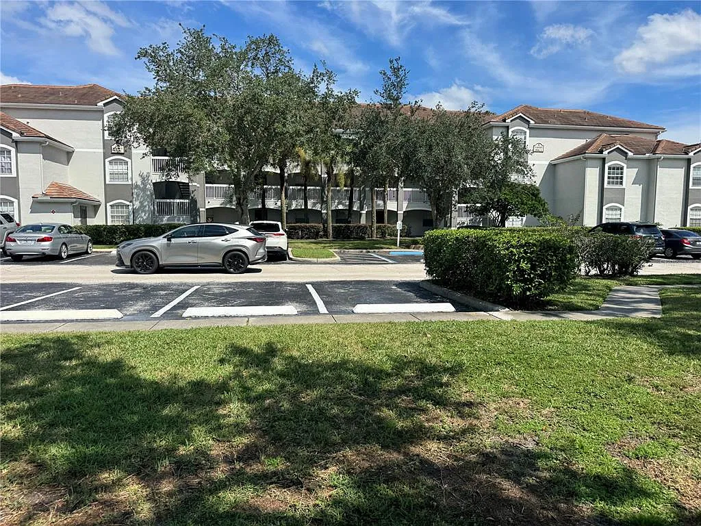 2 bed, 2.0 bath, 1020 sqft, $1,700 — Photo 1