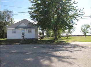 1826 E Lincoln Ave, Wellington, KS 67152