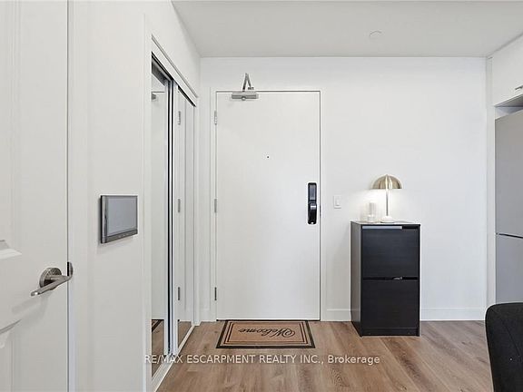 4th image of 461 Green Rd #522