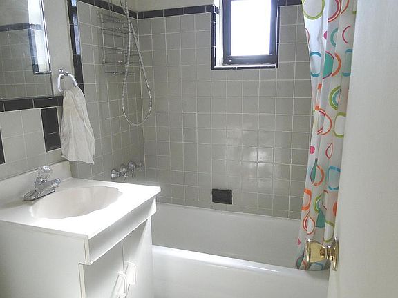 4th image of 6730 Dartmouth St APT 7E