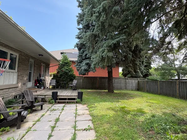 110 Wilson St W #2, Hamilton, ON L9G 1N3