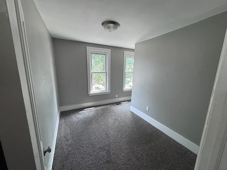 1345 Broadway Ave NW — Photo 4