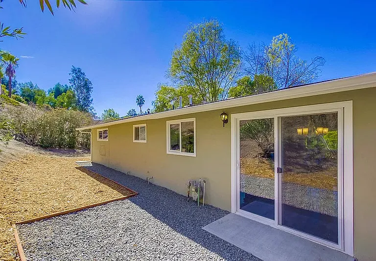 9145 Fanita Rancho Rd — Photo 12
