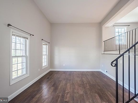 4th image of 6039 Liberty Bell Ct