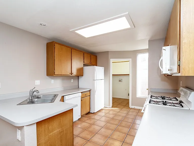 2409 Grand Prize Ave — Photo 7