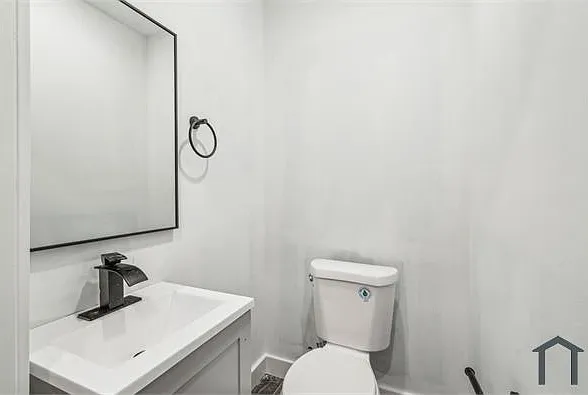 2 bed, $2,000 — Photo 4