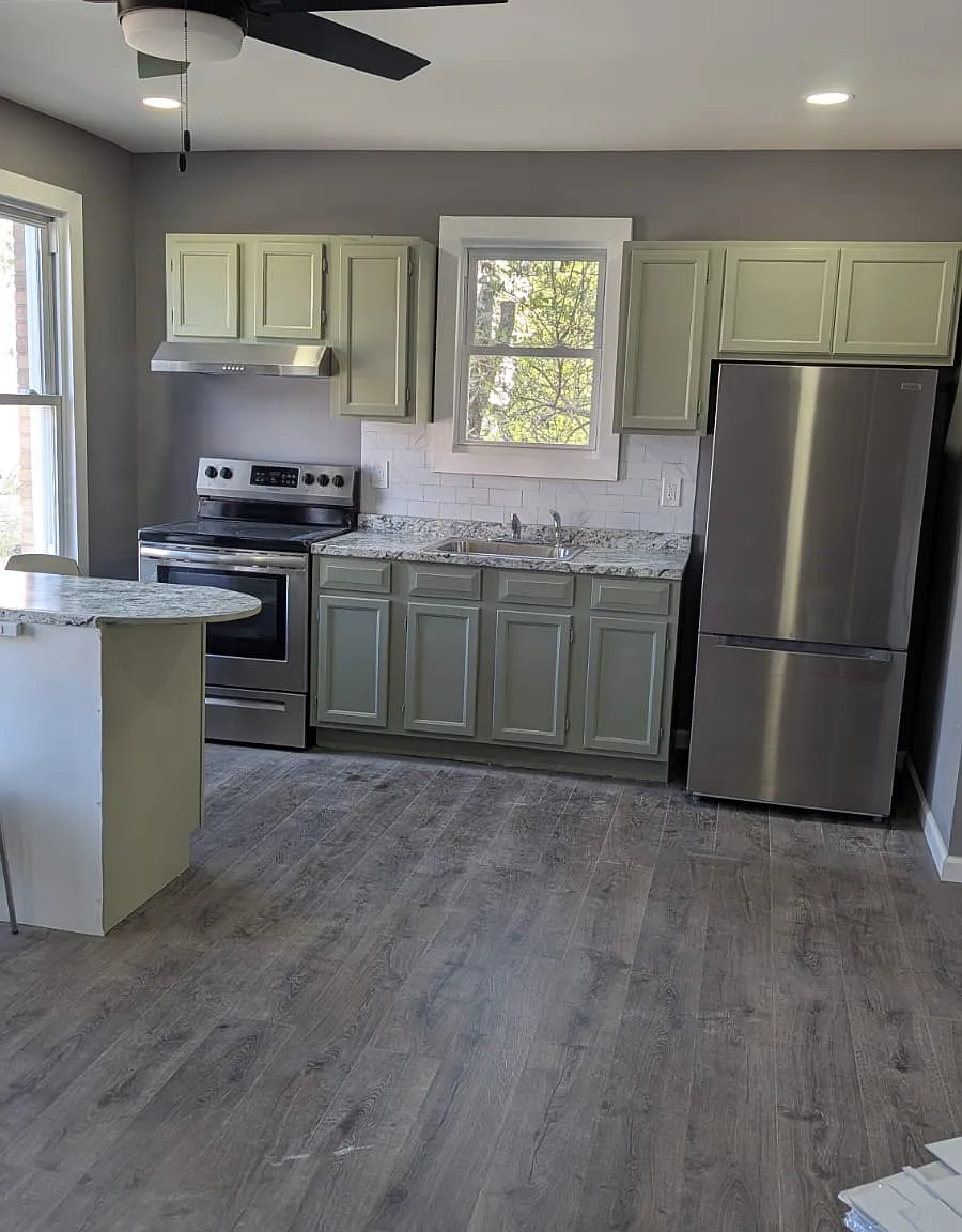 329 Sunbury St — Photo 3
