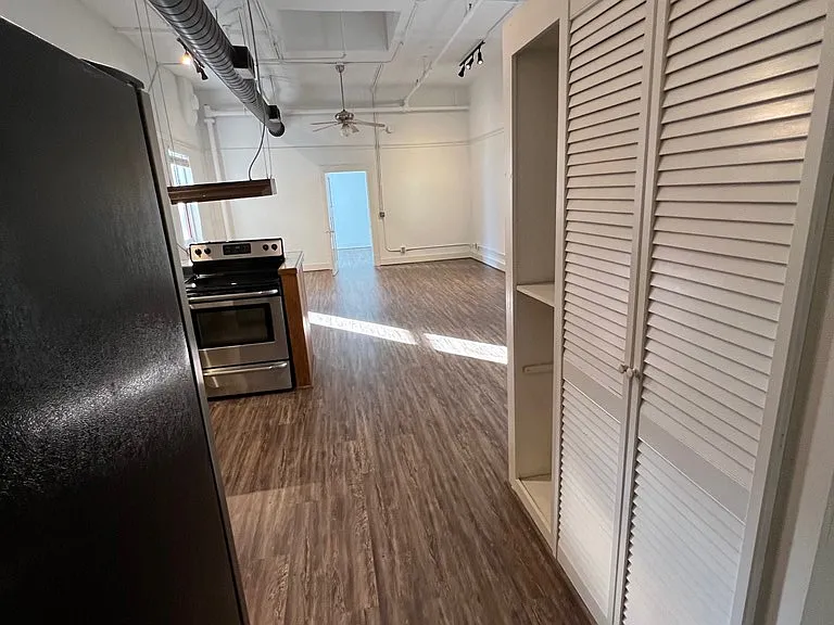 1106 Broadway #1106C — Photo 13