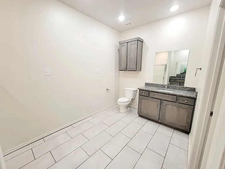 5832 Virginia Ave — Photo 10