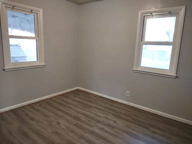 940 Judson St — Photo 22