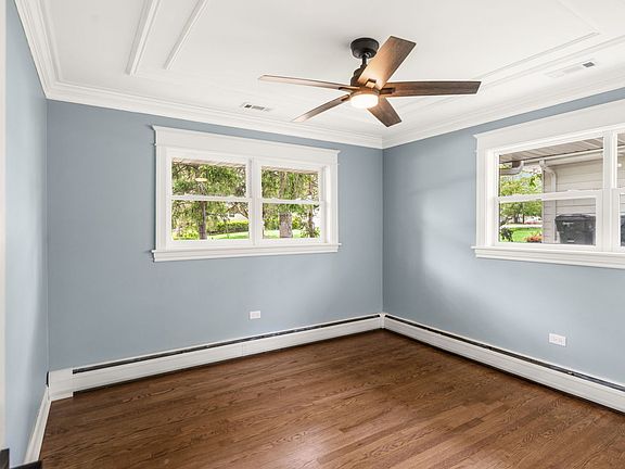 5th image of 1010 W Elm St