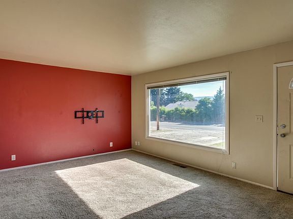 4th image of 804 S Western Ave