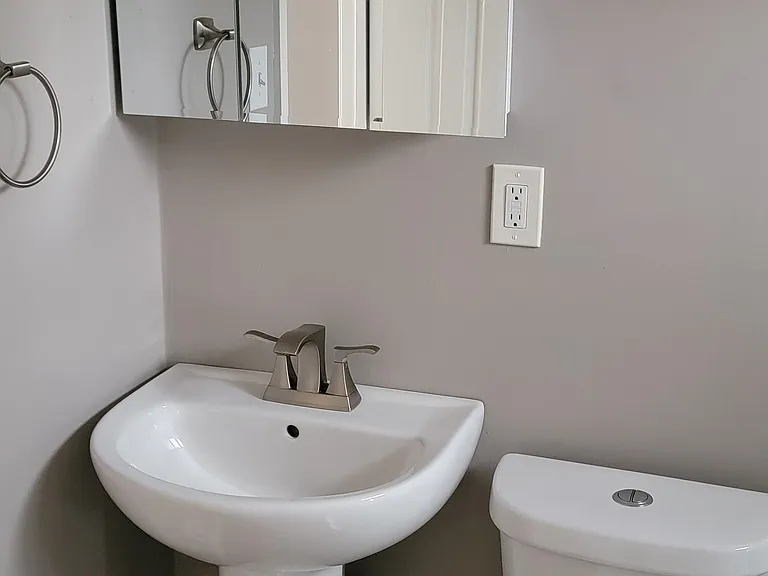 3417 1/2 Locust St #3417-1/2 — Photo 10