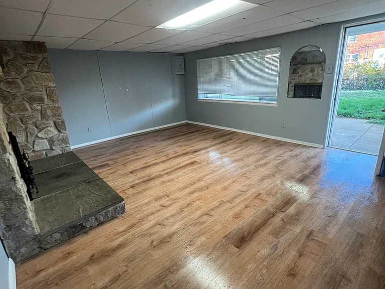 12785 Dunks Ferry Rd — Photo 3