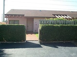 1044 E Lakes Dr, Pompano Beach, FL 33064