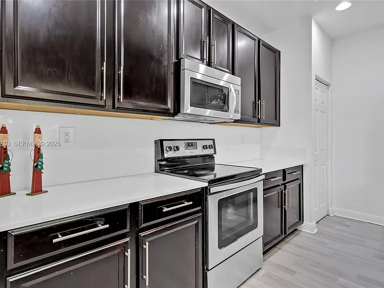 14749 SW 9th St — Photo 6