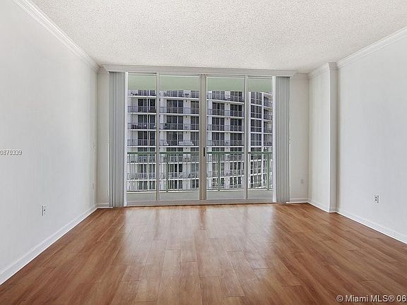 3rd image of 1752 N Bayshore Dr #37M