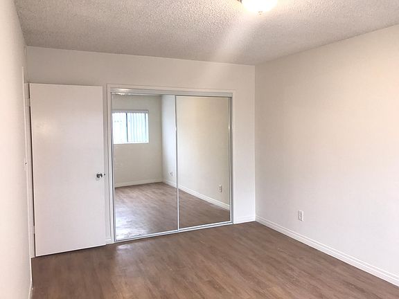 4th image of 528 E Verdugo Ave #N