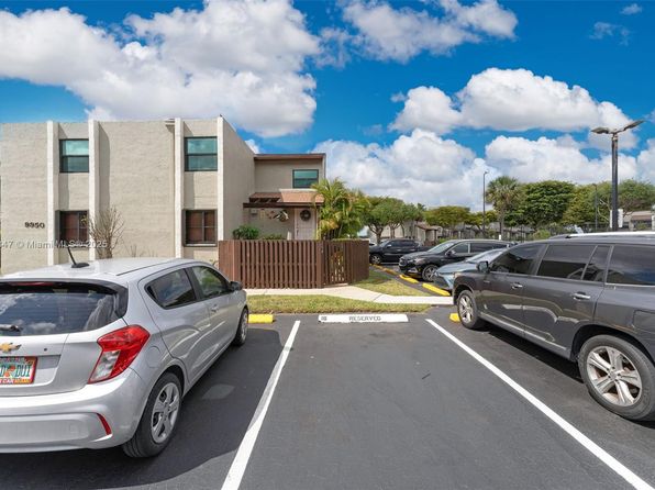 9950 NW 9th Street Cir APT 204, Miami, FL 33172