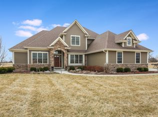 8111 W Stone Creek Cir, Caledonia, WI 53108