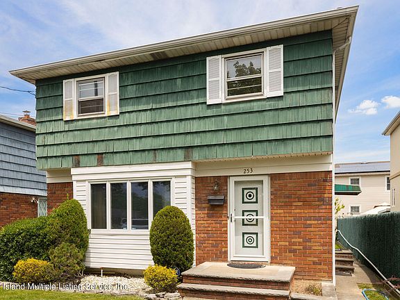 2nd image of 253 Adelaide Ave
