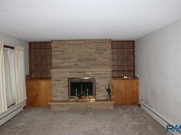 4th image of 710 N McKenzie St