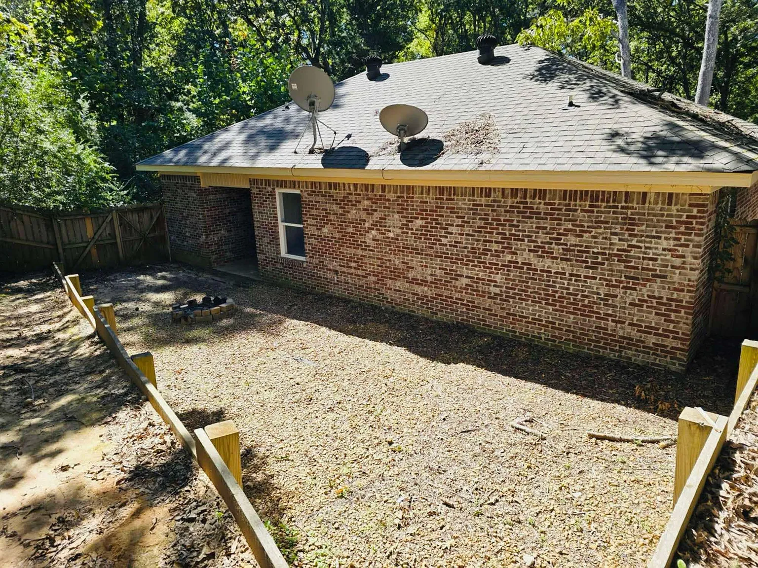 3 bed, 1400 sqft, $2,000 — Photo 2