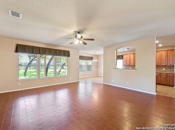 3rd image of 10826 Bramante Ln