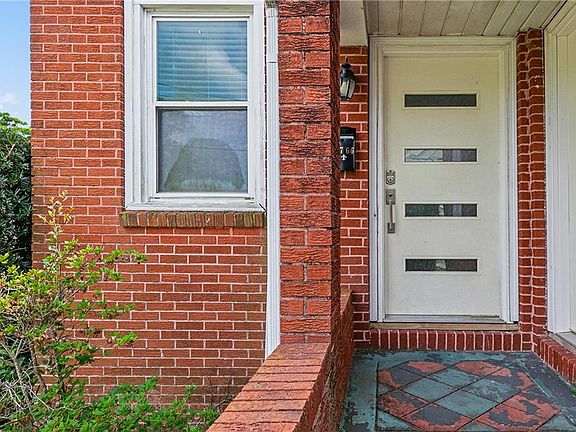 3rd image of 4766 Marigny St