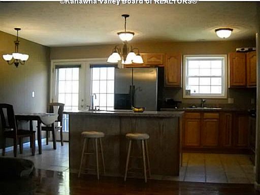 4th image of 102 Greenbrier Way