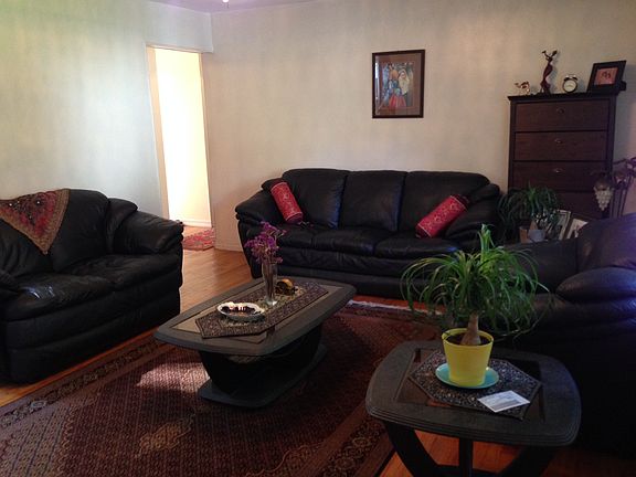 3rd image of 2 Cornell Dr