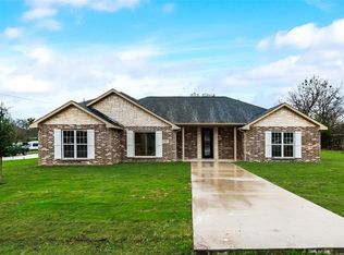 224 E Walnut St, Lancaster, TX 75146