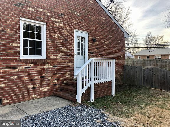 5th image of 4116 Rosemont Ln