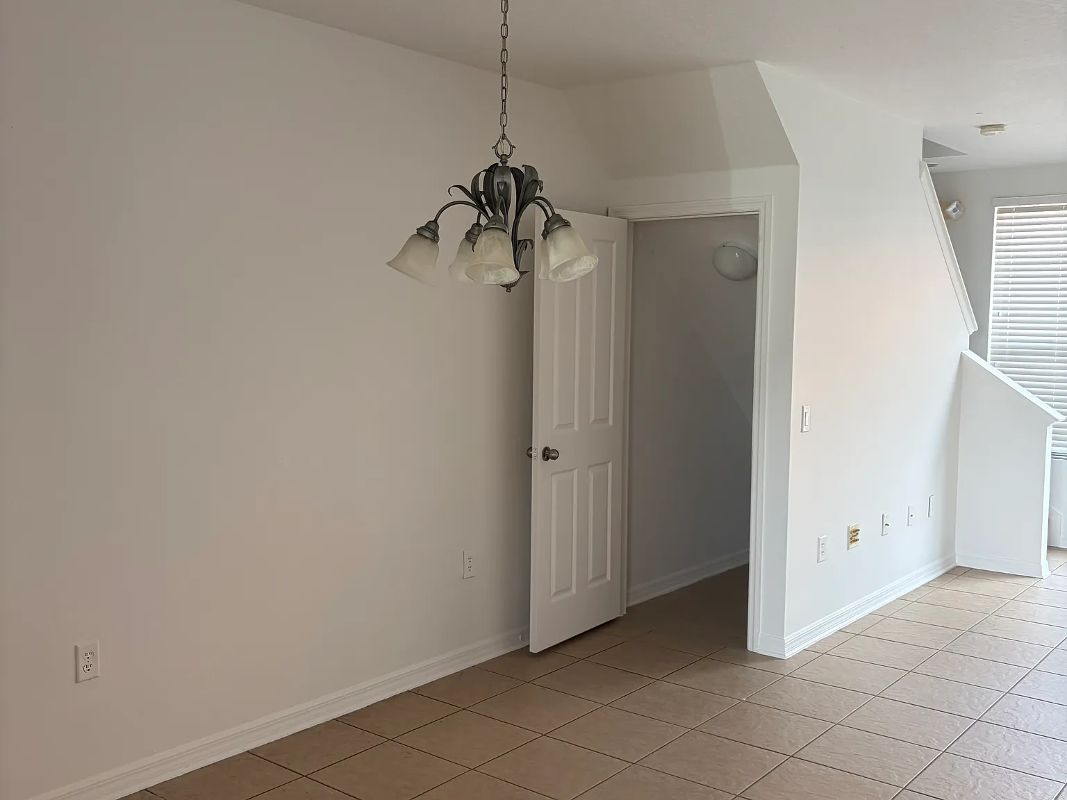 3 bed, 2.5 bath, 1540 sqft, $2,150 — Photo 4