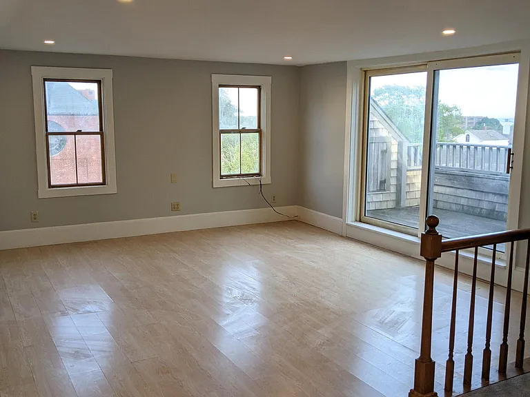 441 Pleasant St #5 — Photo 4