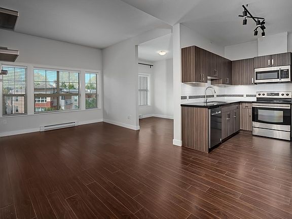 4th image of 20219 54a Ave #403