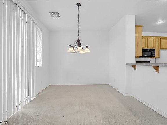 5th image of 928 Coatbridge St