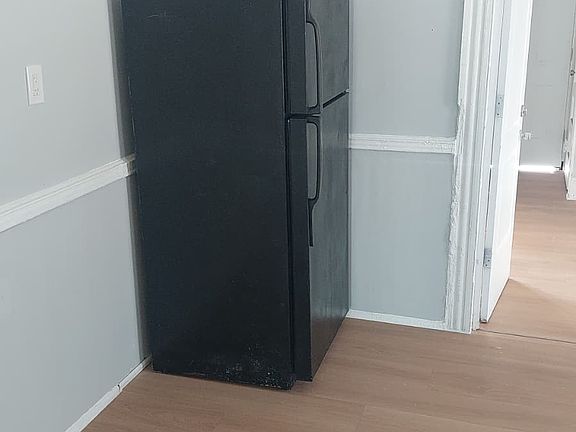 3rd image of 88 6th St #2