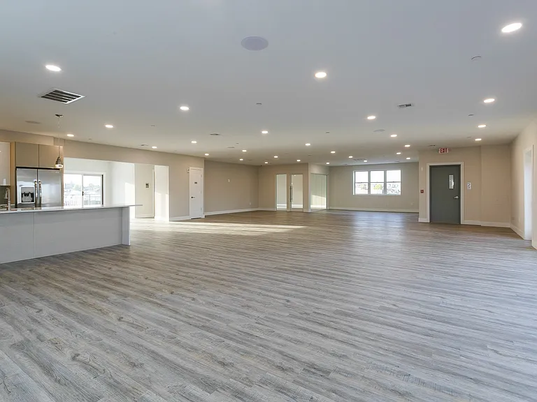 6020 Hudson Ave — Photo 19