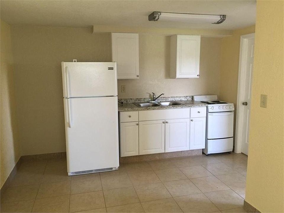 2nd image of 209 13th St NW