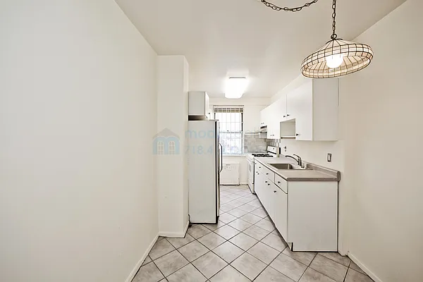 Sold by Moda Realty | media 3