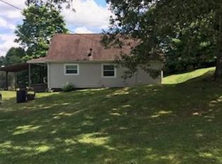 215 Elwood Ln, Crab Orchard, WV 25827