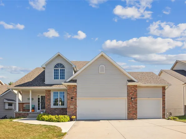 2750 Lexington Dr, Norwalk, IA 50211