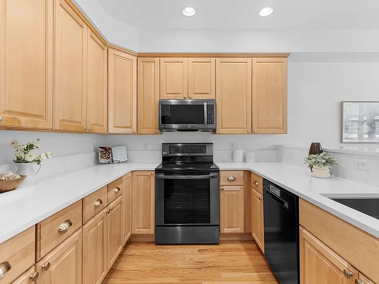 658 Wild Ridge Cir — Photo 15