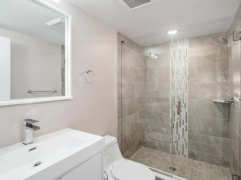 636 Christian St #B — Photo 8