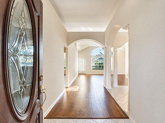 4th image of 25710 Bearborough Dr